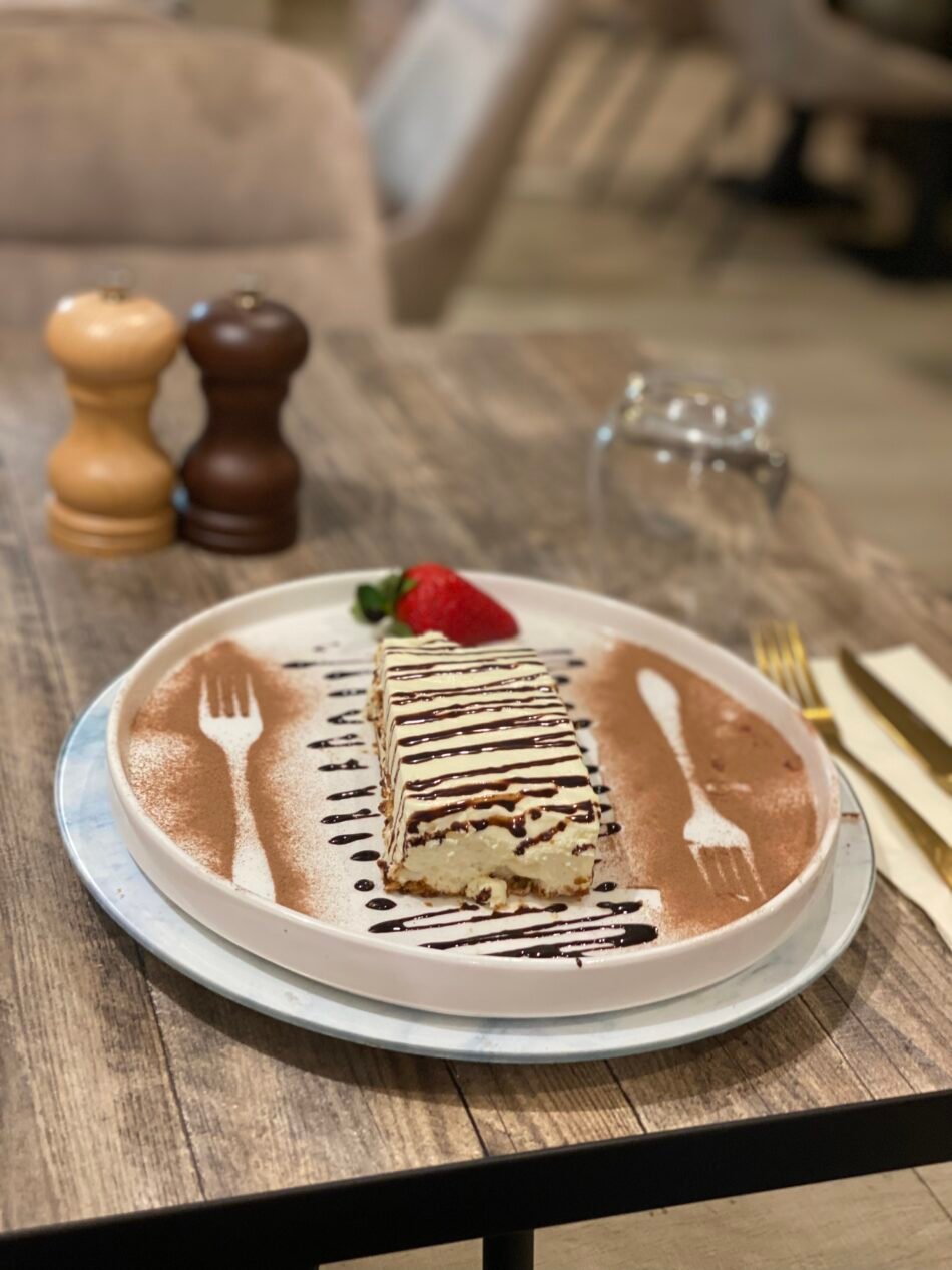 Crème brûlée, tiramisu spéculoos, fondant chocolat ou pistache – une fin en beauté.